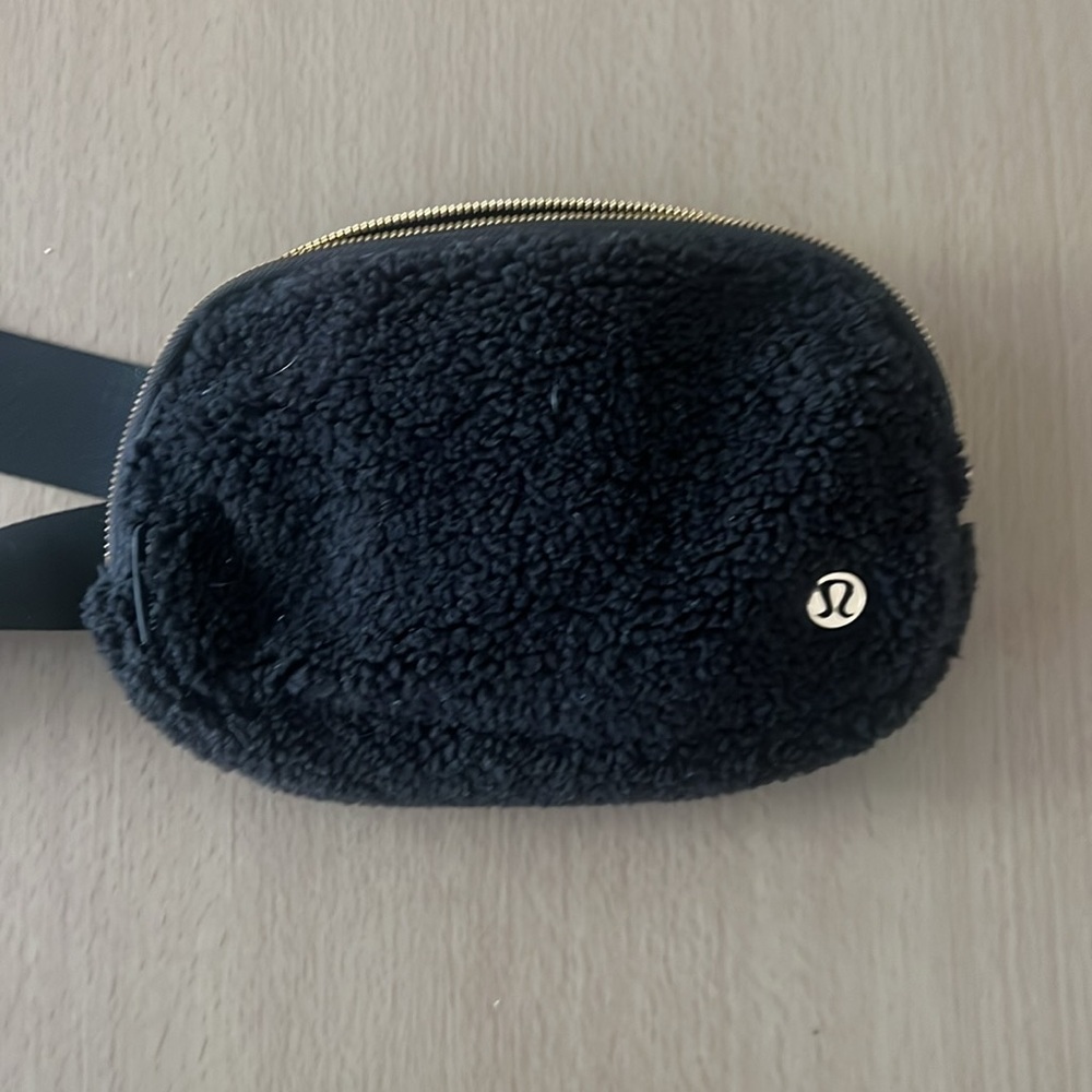 lululemon Everywhere Belt Bsg 1L